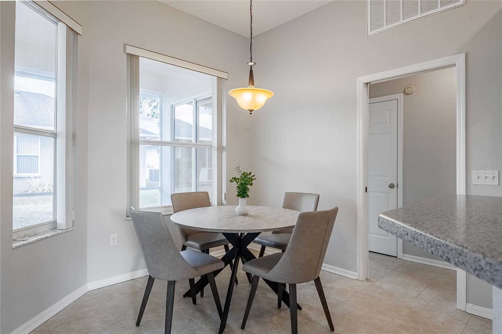 Image 14 of 41 For 2827 Shaughnessy Way