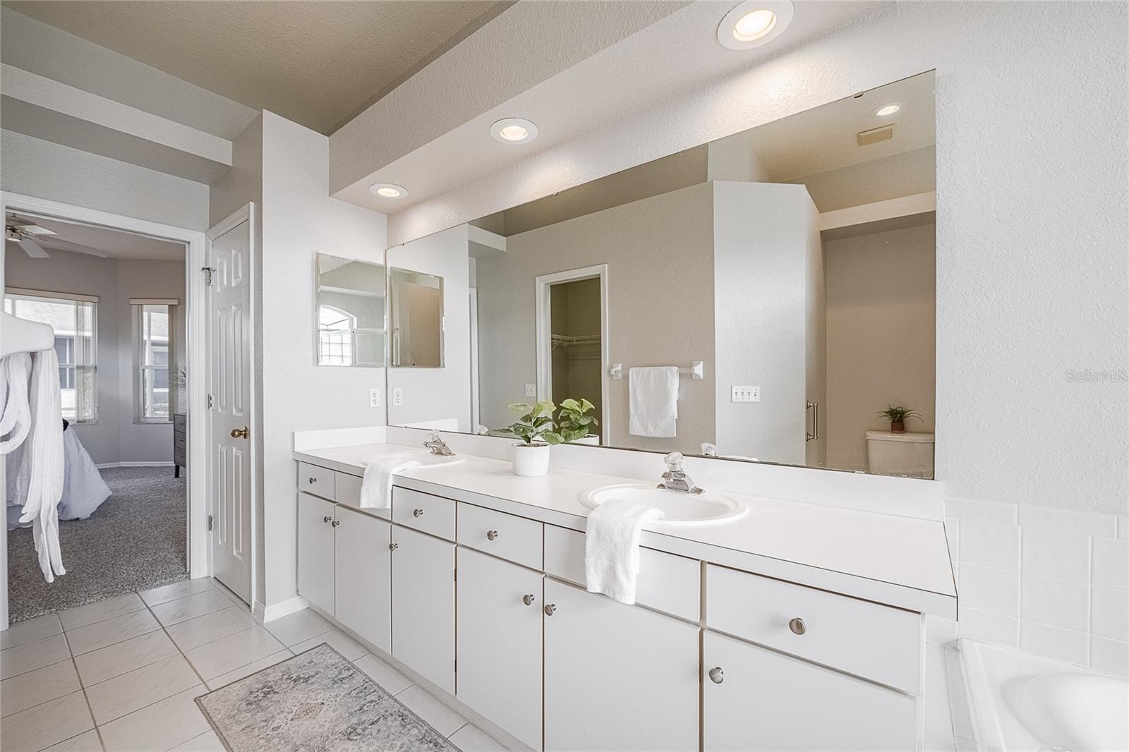 Image 19 of 41 For 2827 Shaughnessy Way