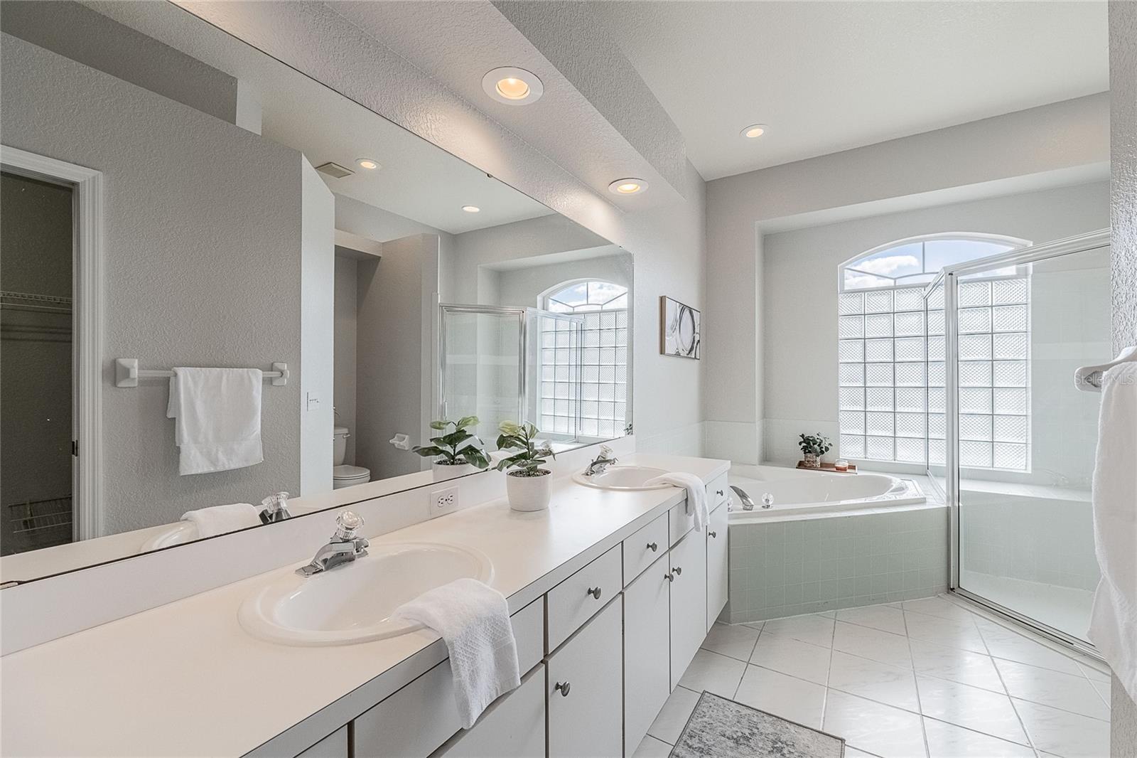 Image 21 of 41 For 2827 Shaughnessy Way