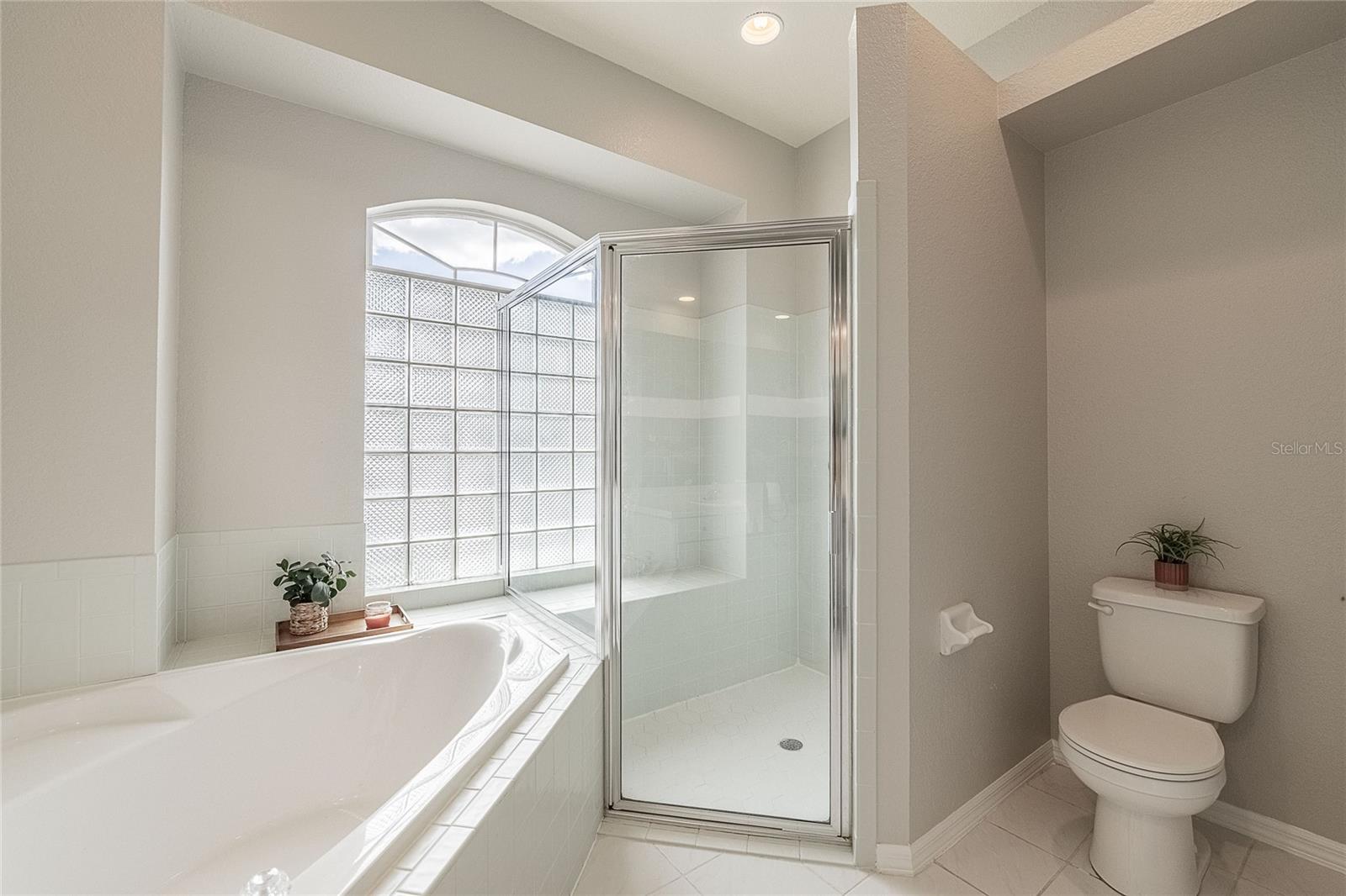 Image 22 of 41 For 2827 Shaughnessy Way