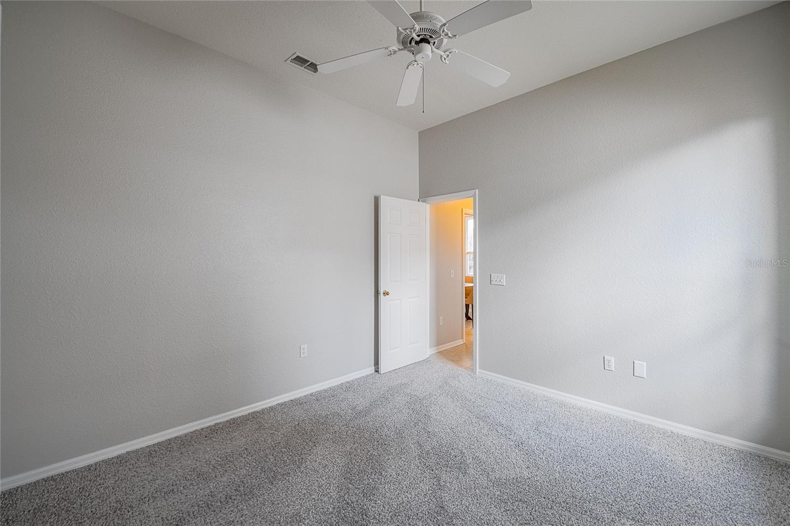 Image 27 of 41 For 2827 Shaughnessy Way