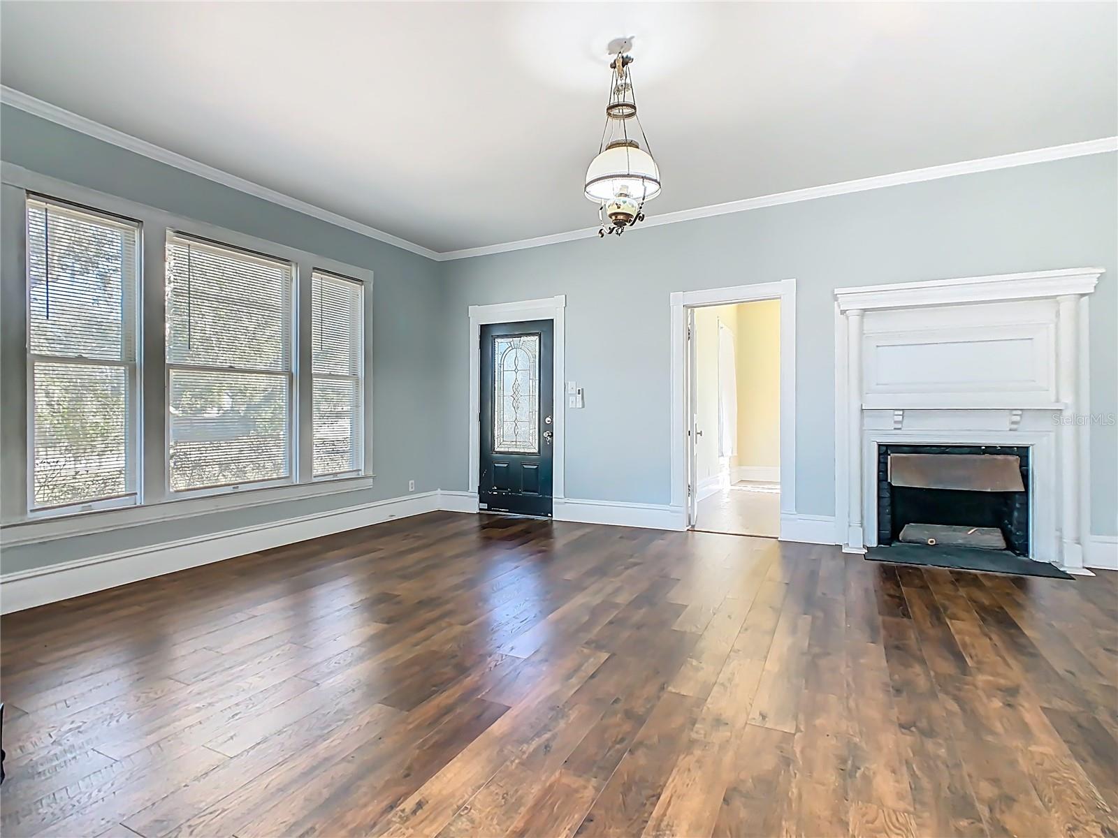 Image 10 of 46 For 304 Main Street