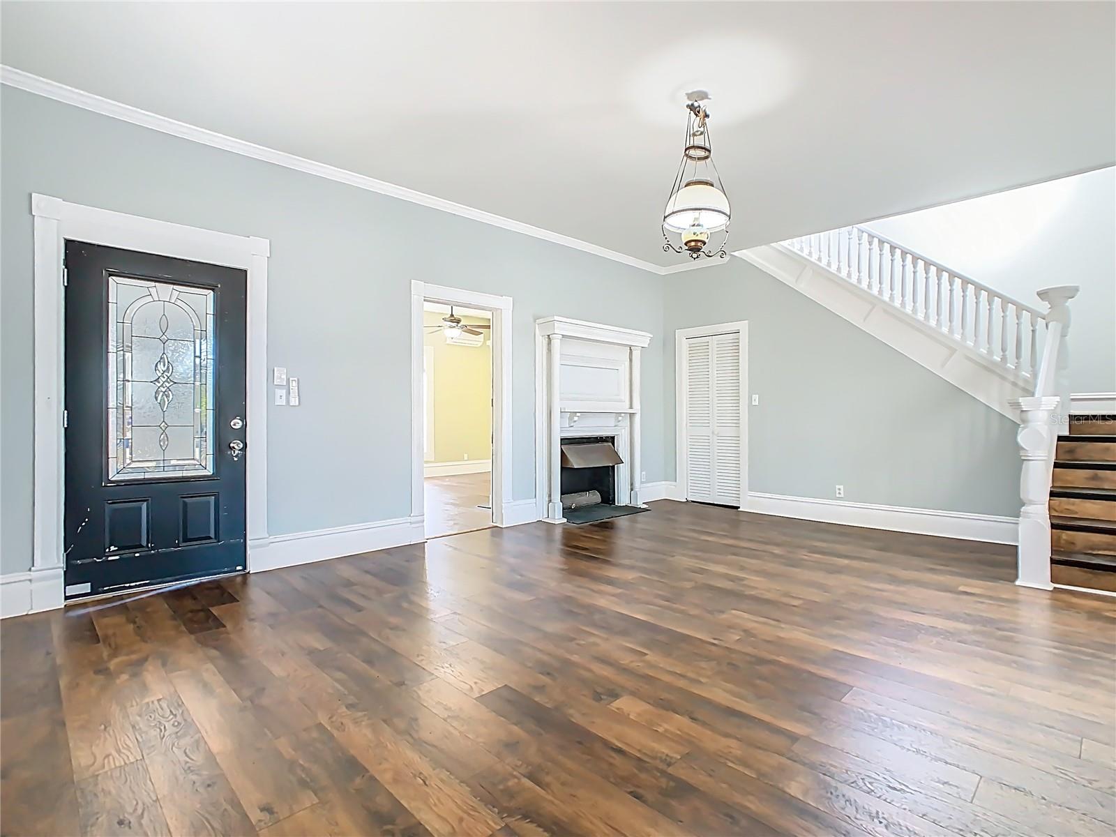 Image 11 of 46 For 304 Main Street