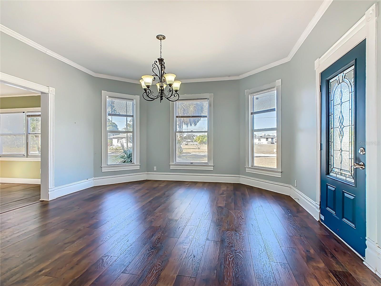 Image 12 of 46 For 304 Main Street