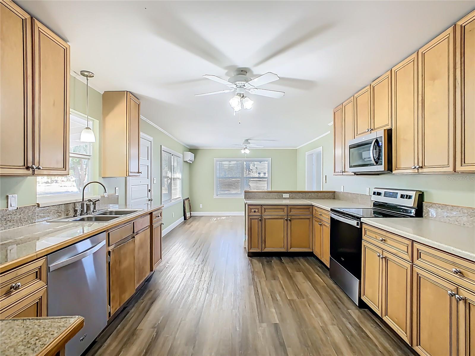 Image 16 of 46 For 304 Main Street