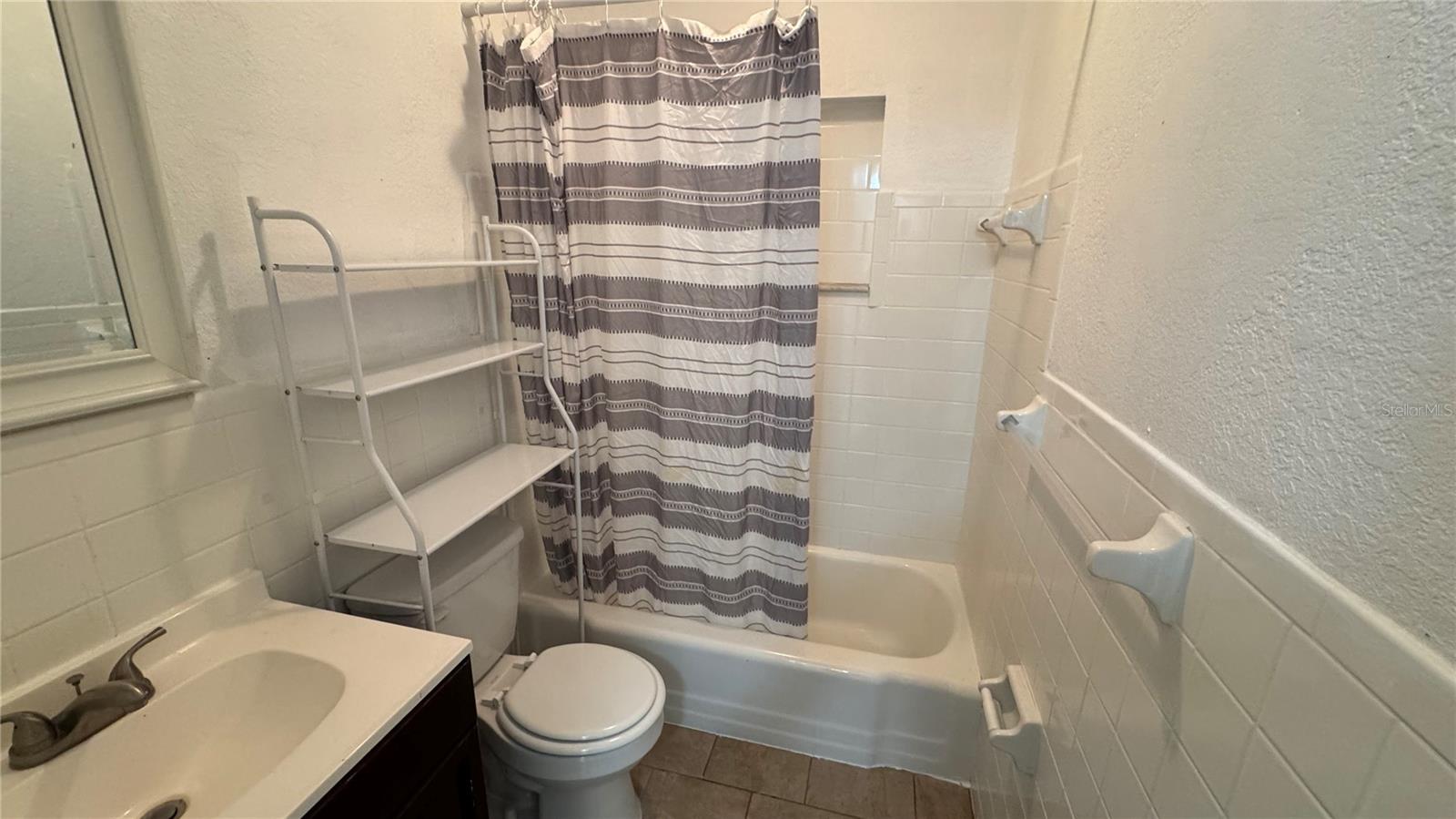 Image 7 of 17 For 2925 Bellwood Avenue