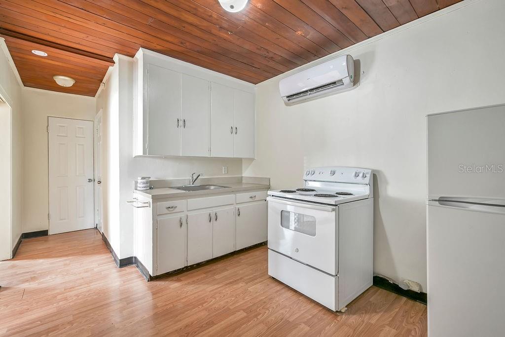 Image 34 of 40 For 1201 5th Street Ne