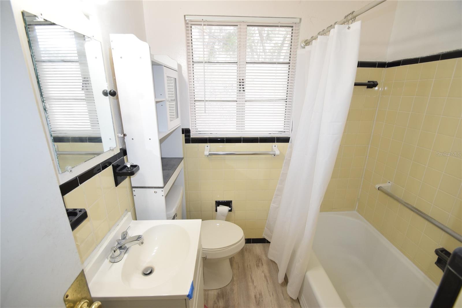 Image 22 of 26 For 3115 Buckingham Avenue