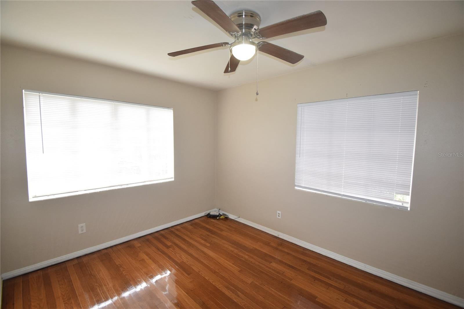 Image 23 of 26 For 3115 Buckingham Avenue