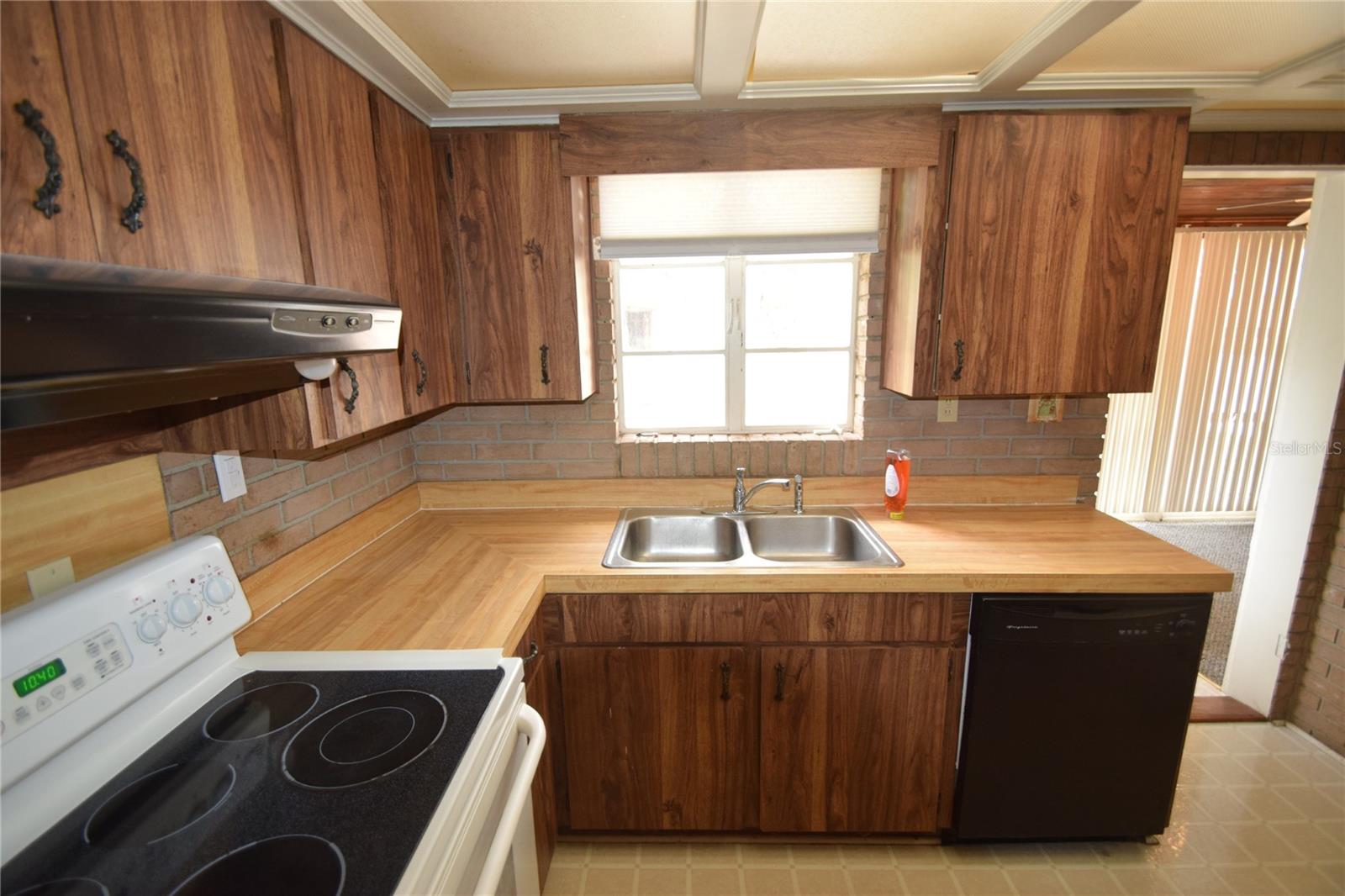 Image 5 of 26 For 3115 Buckingham Avenue