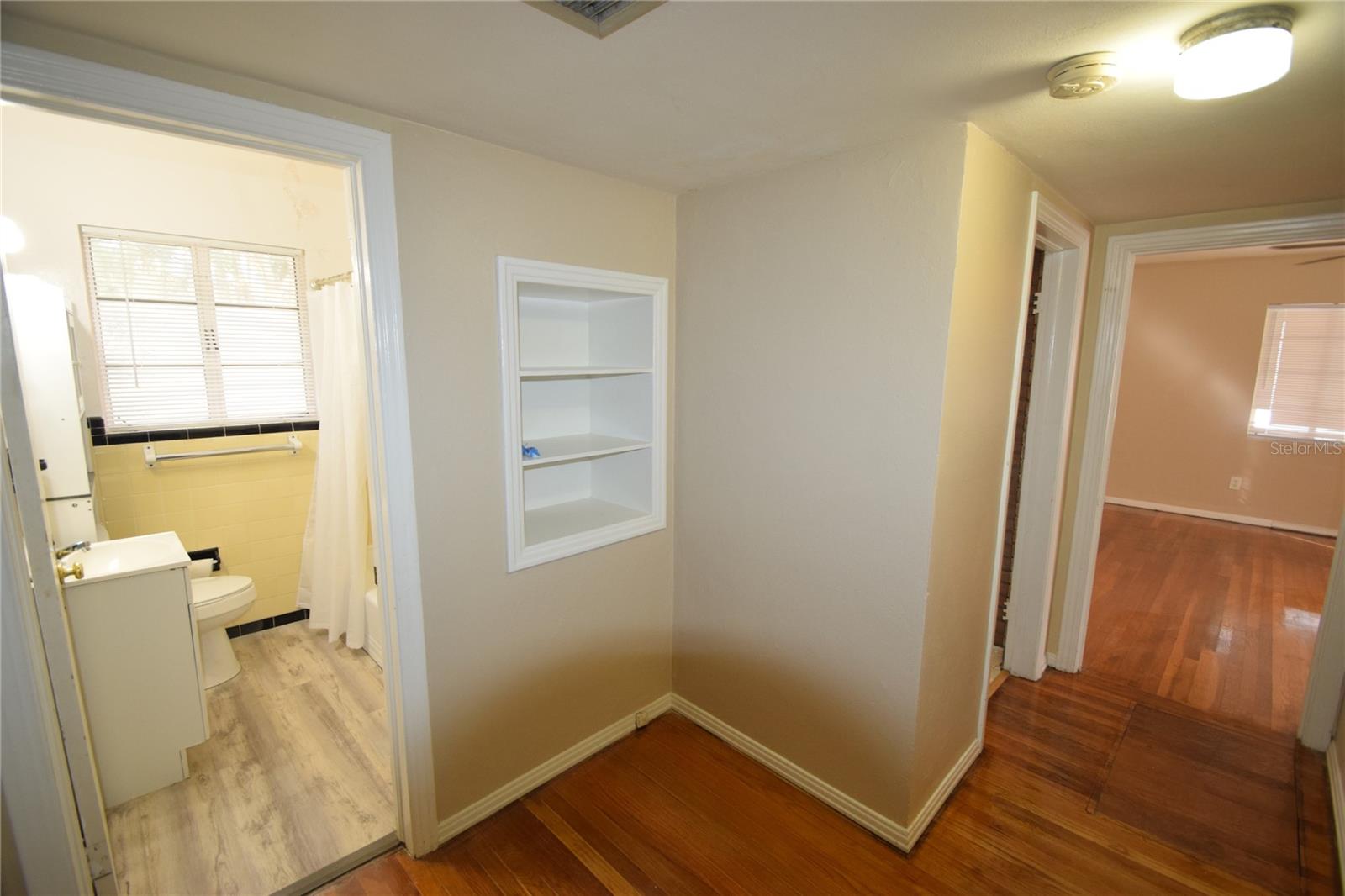 Image 8 of 26 For 3115 Buckingham Avenue