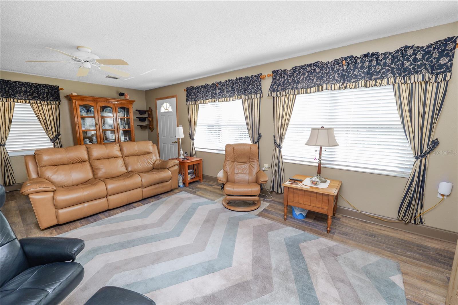 Image 11 of 46 For 927 Jere Circle