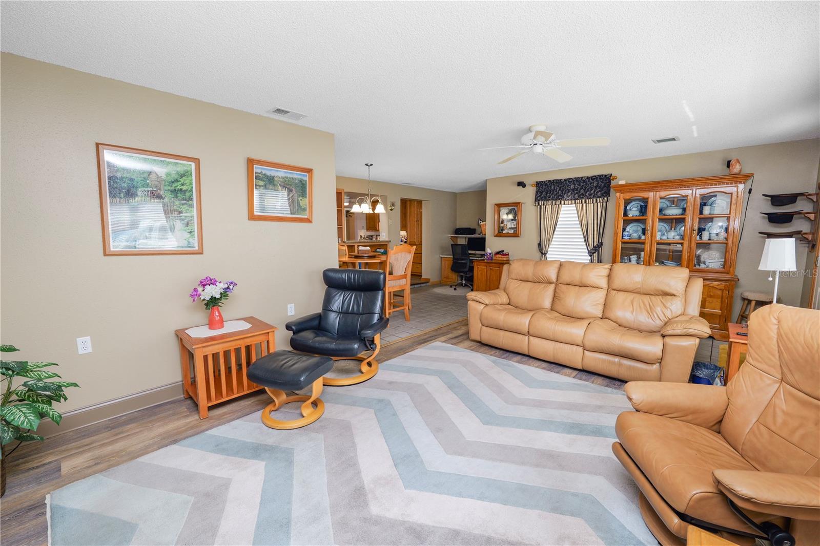 Image 12 of 46 For 927 Jere Circle