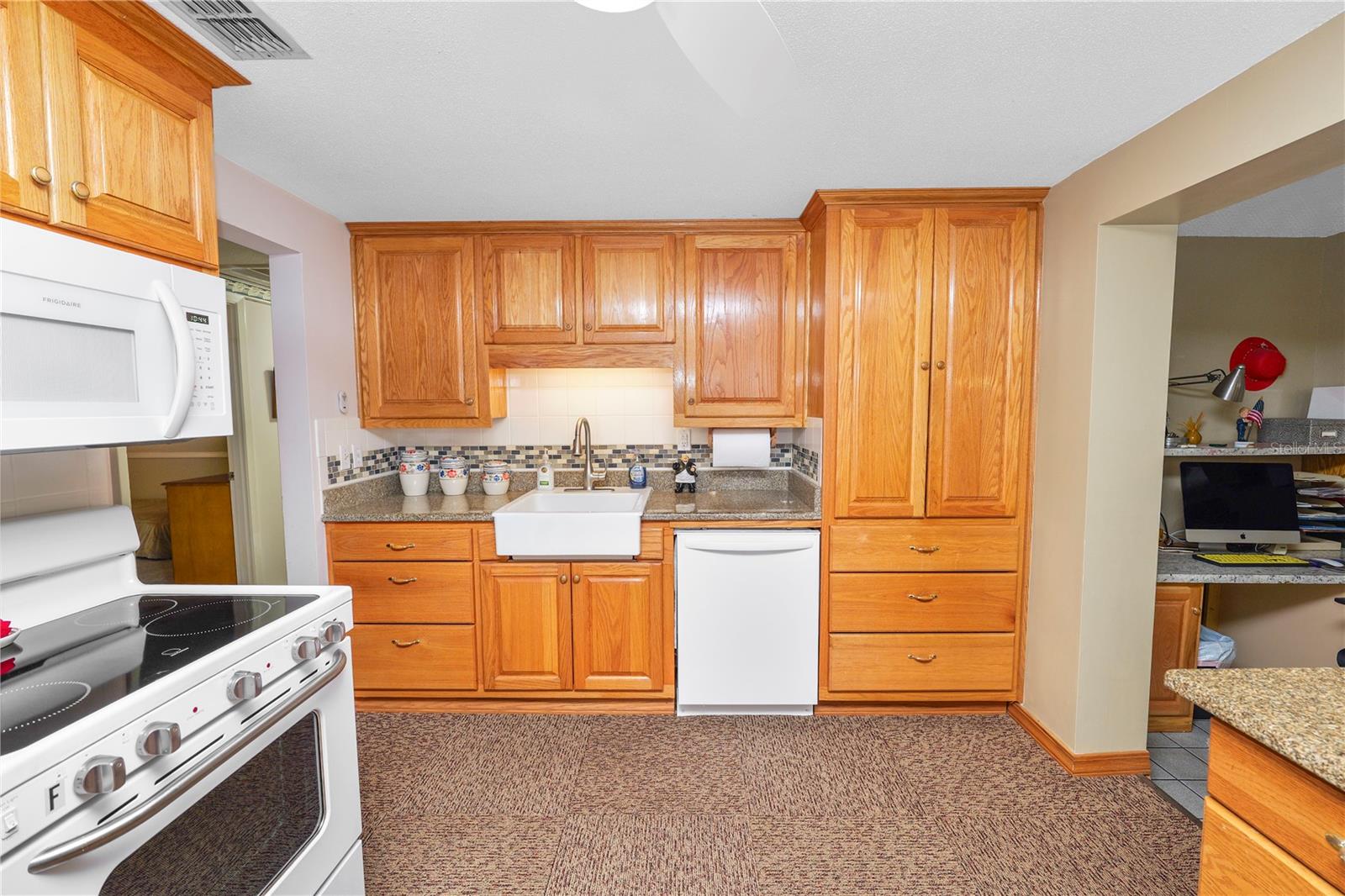 Image 16 of 46 For 927 Jere Circle