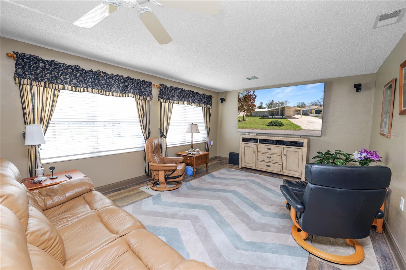 Image 9 of 46 For 927 Jere Circle