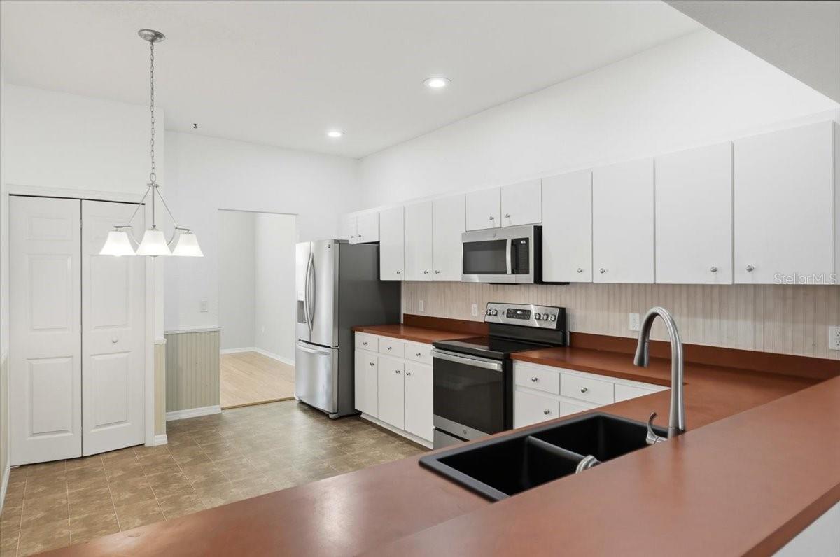 Image 11 of 34 For 7517 Jessamine Drive