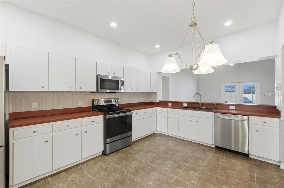 Image 12 of 34 For 7517 Jessamine Drive