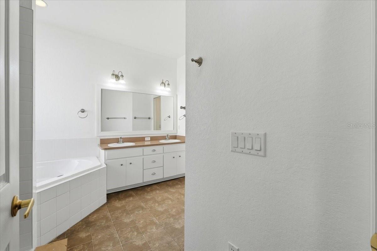 Image 23 of 34 For 7517 Jessamine Drive