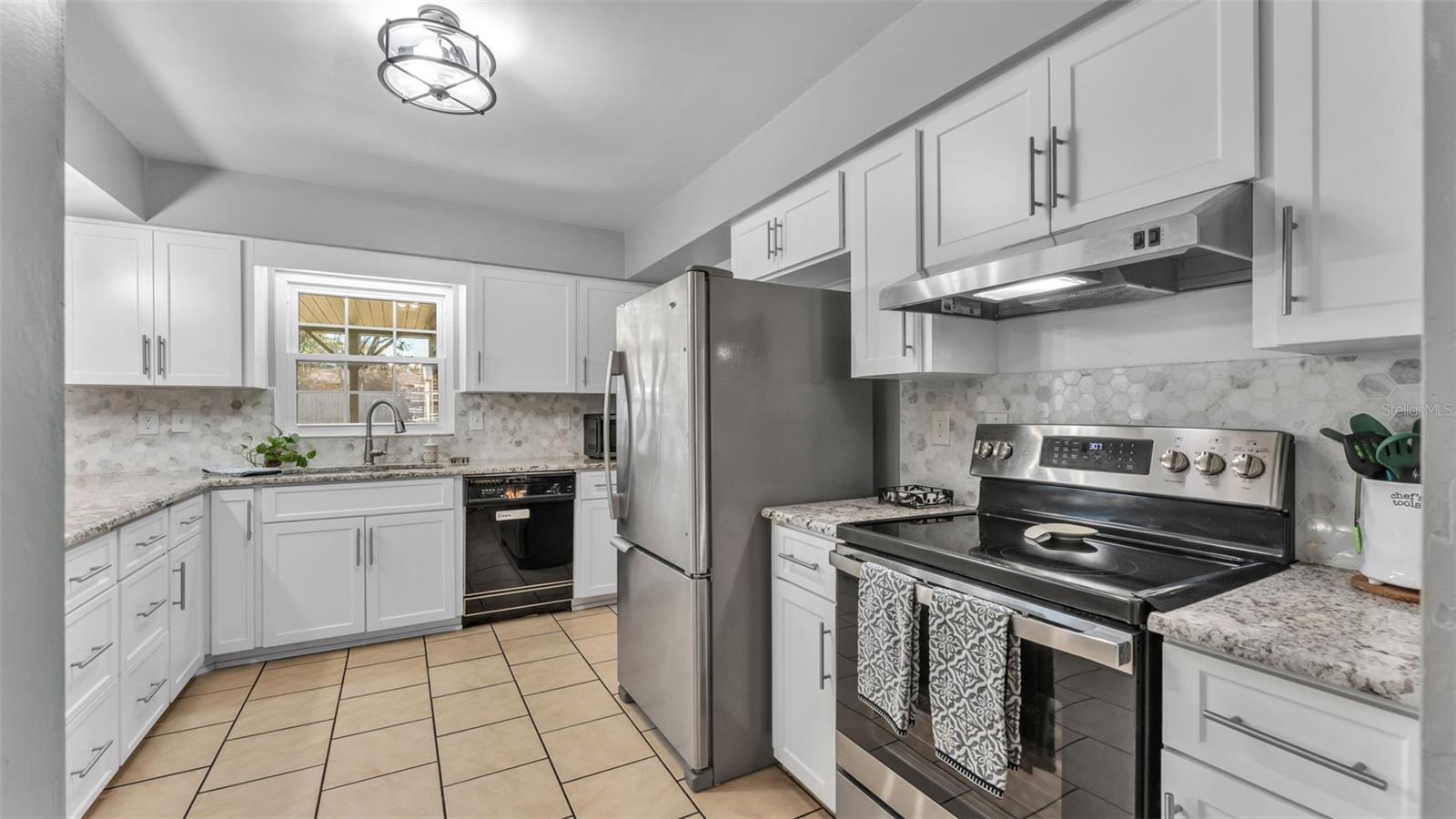 Image 11 of 45 For 6531 Newman Circle E