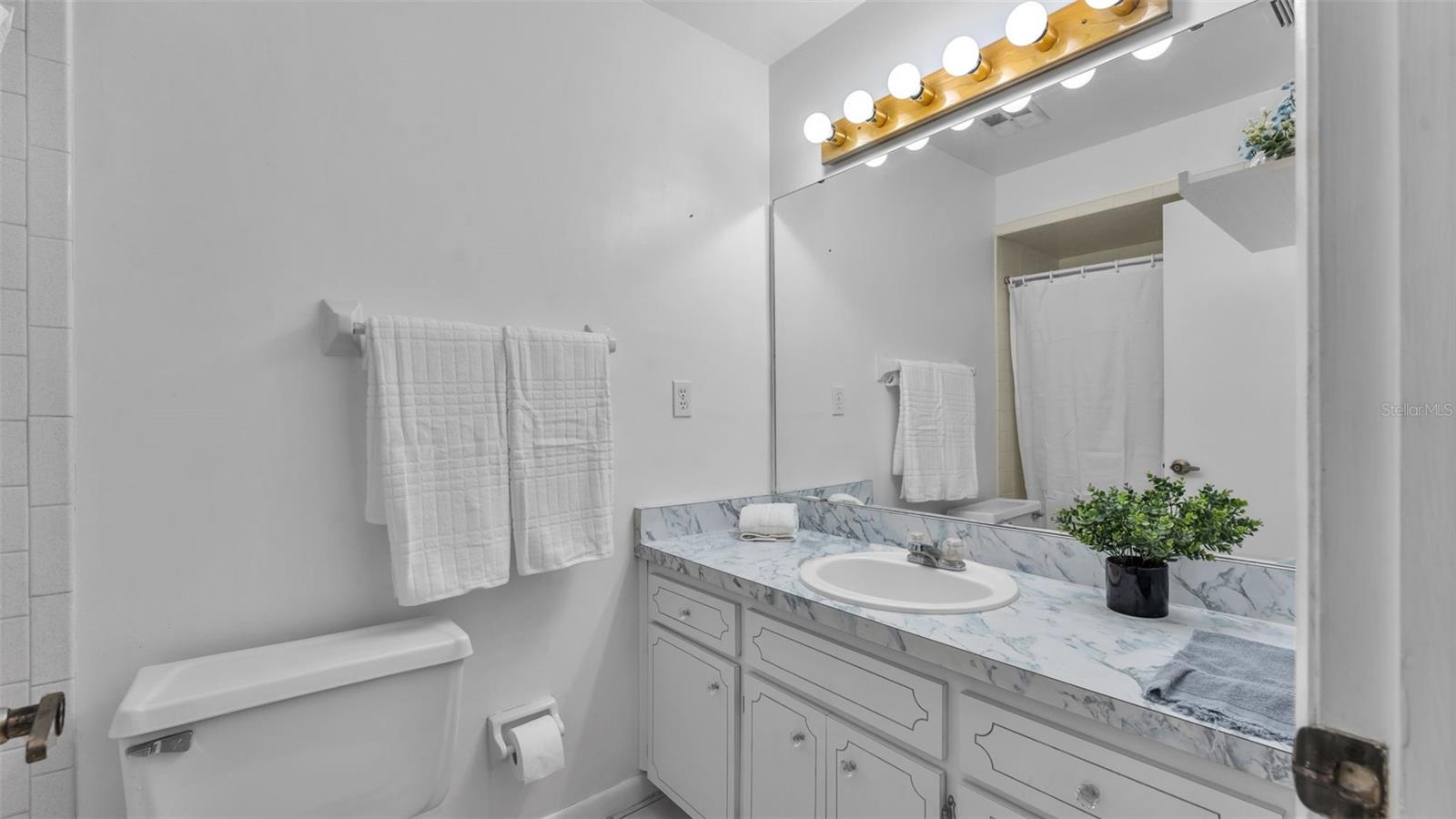 Image 26 of 45 For 6531 Newman Circle E