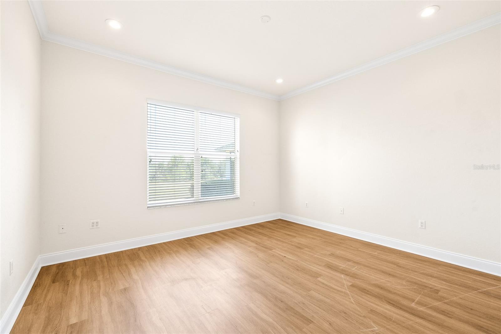 Image 19 of 44 For 6779 Huntington Hills Boulevard