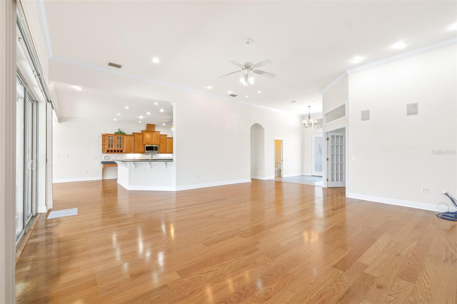 Image 5 of 44 For 6779 Huntington Hills Boulevard