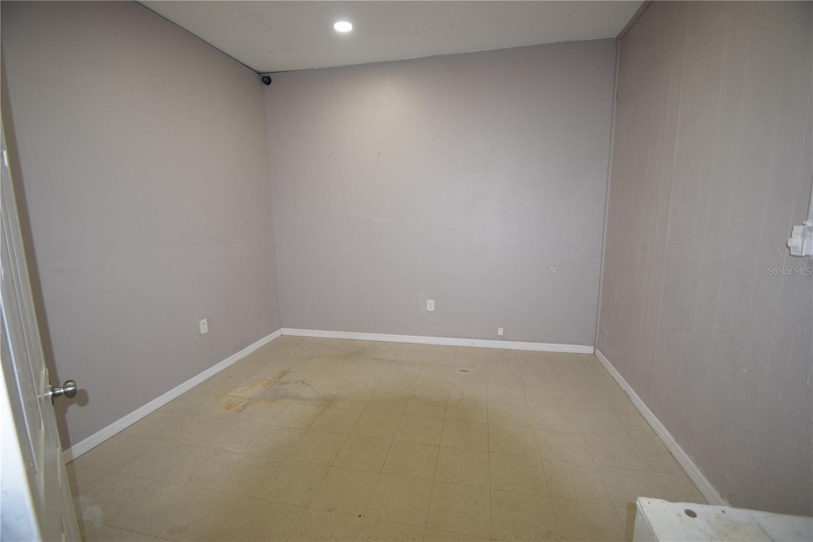 Image 33 of 39 For 817-839 Lake Parker Avenue 817, 823,