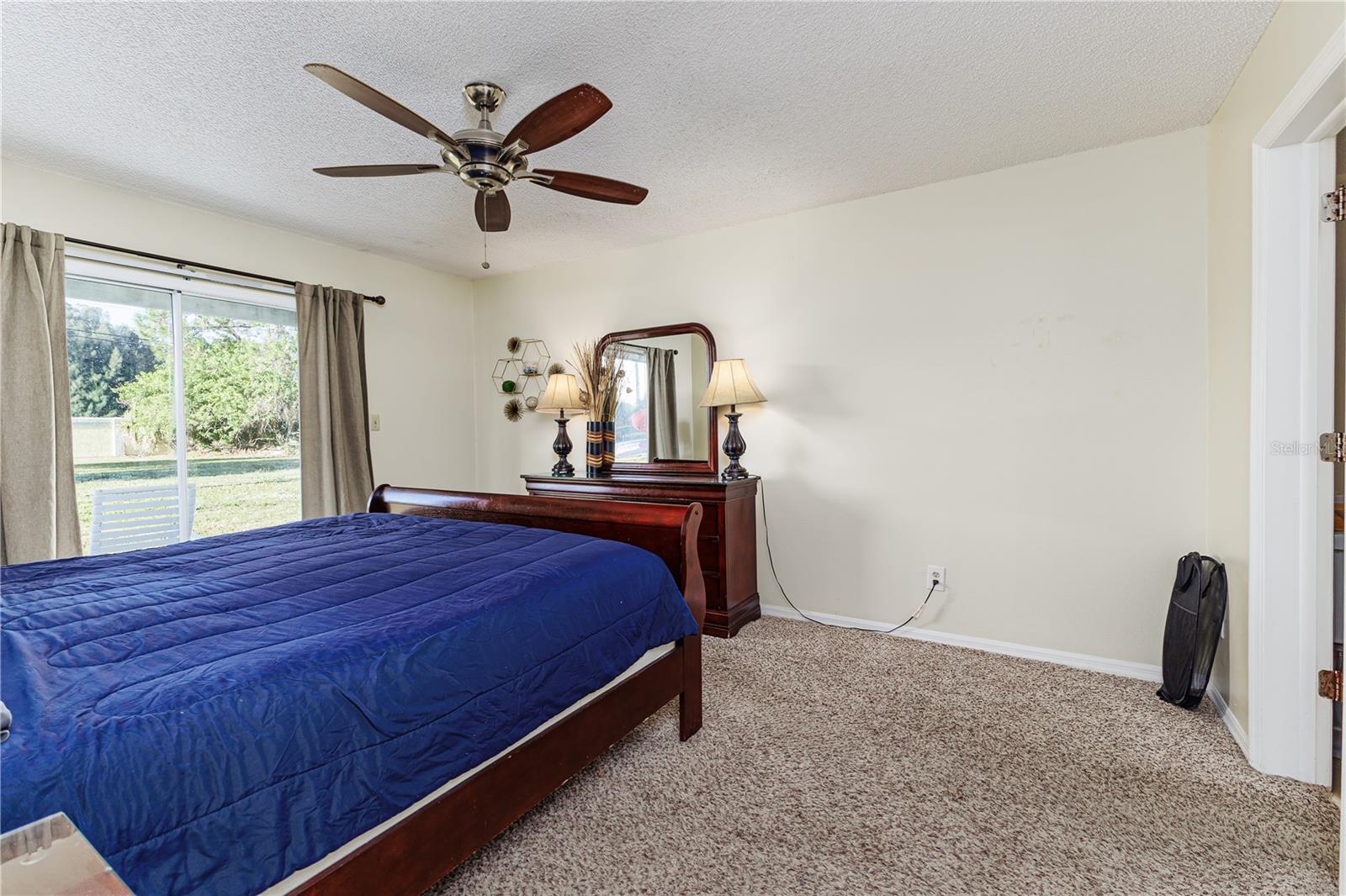 Image 15 of 26 For 2028 Royal Bay Boulevard 85