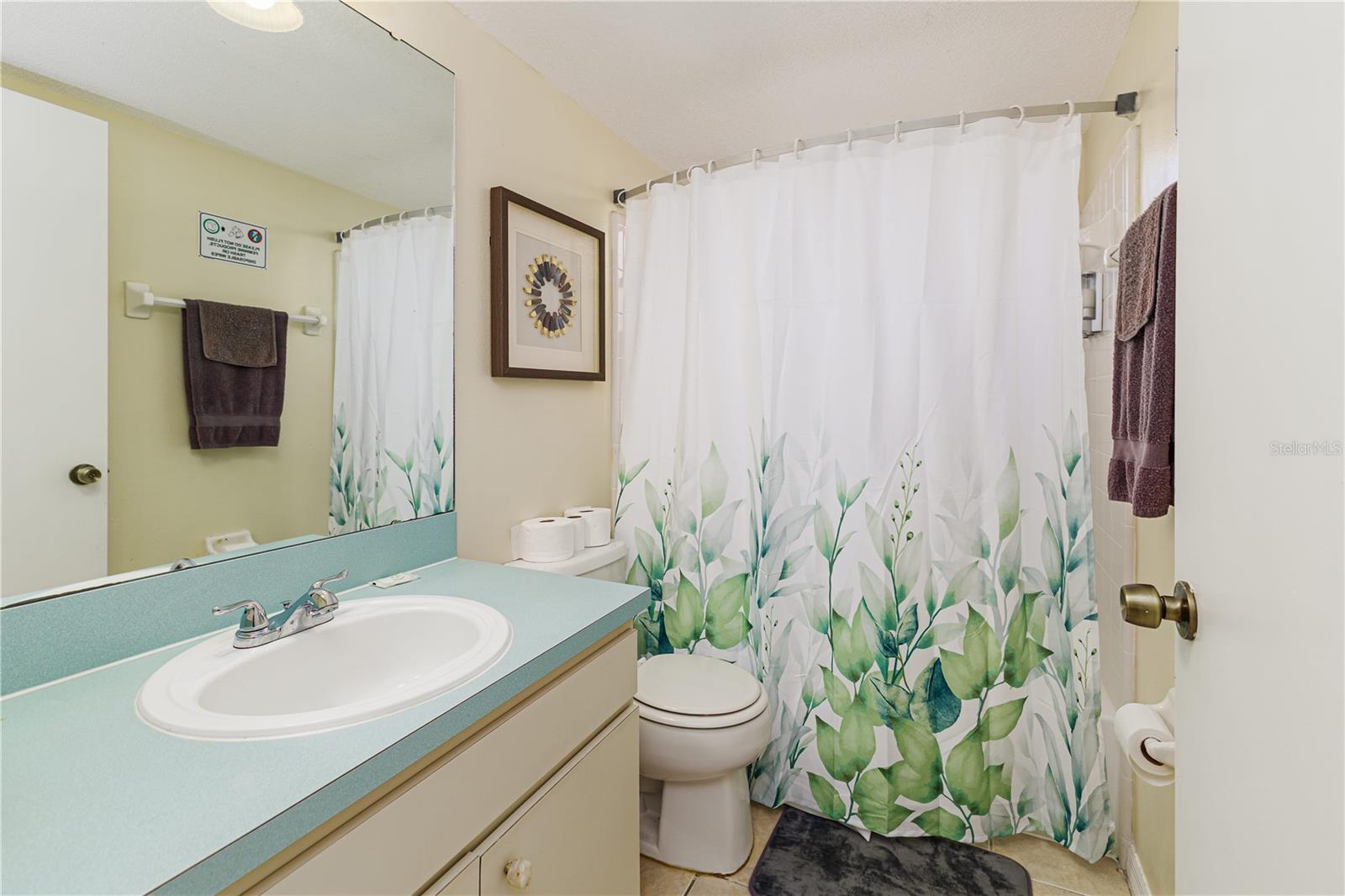 Image 23 of 26 For 2028 Royal Bay Boulevard 85