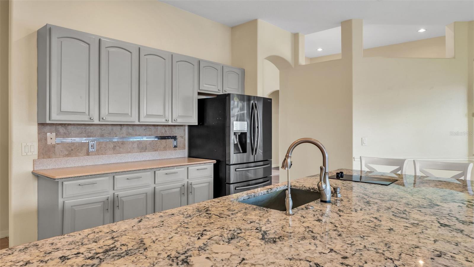 Image 10 of 61 For 2664 Country Club Road N