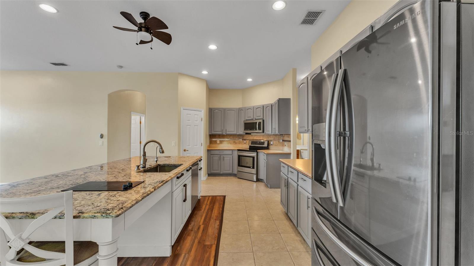 Image 11 of 61 For 2664 Country Club Road N