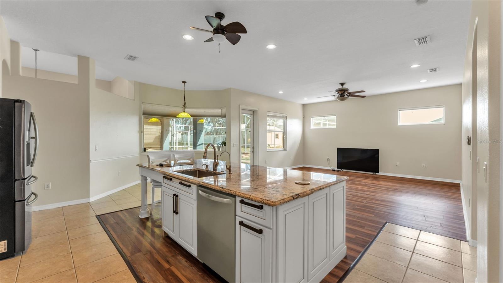 Image 13 of 61 For 2664 Country Club Road N