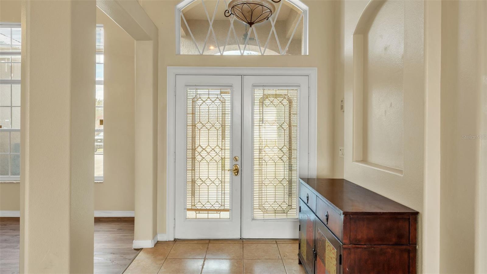 Image 19 of 61 For 2664 Country Club Road N