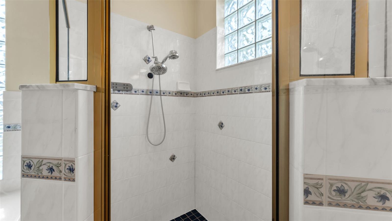 Image 29 of 61 For 2664 Country Club Road N