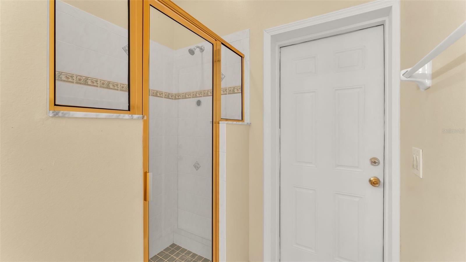 Image 35 of 61 For 2664 Country Club Road N