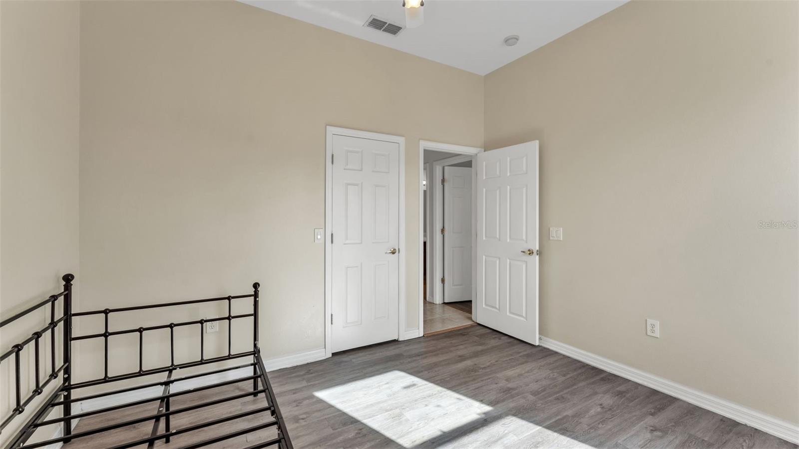 Image 39 of 61 For 2664 Country Club Road N