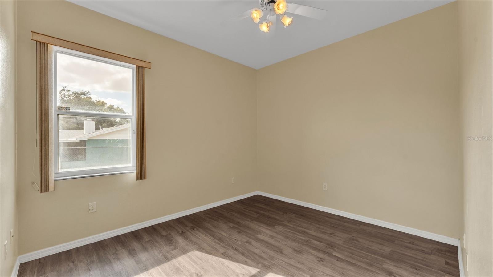 Image 44 of 61 For 2664 Country Club Road N