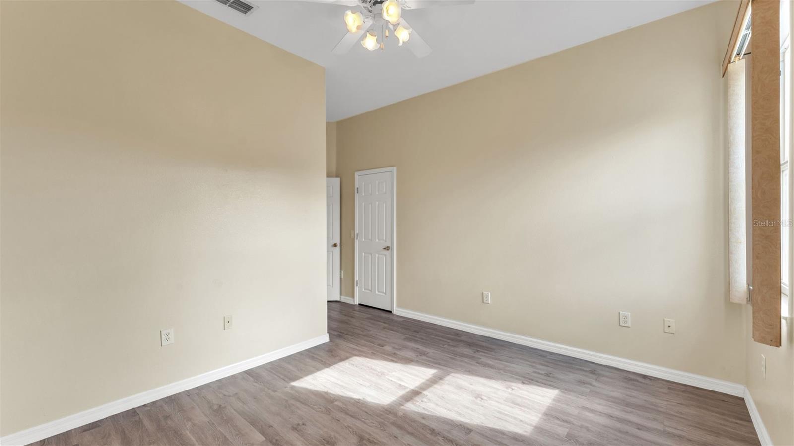 Image 45 of 61 For 2664 Country Club Road N