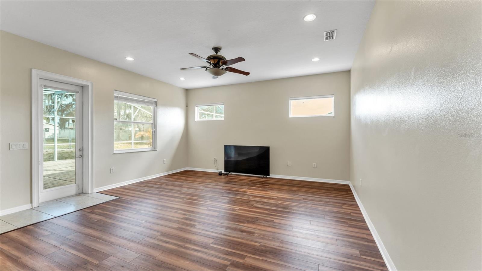 Image 46 of 61 For 2664 Country Club Road N