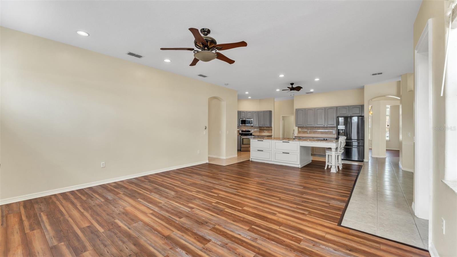 Image 7 of 61 For 2664 Country Club Road N