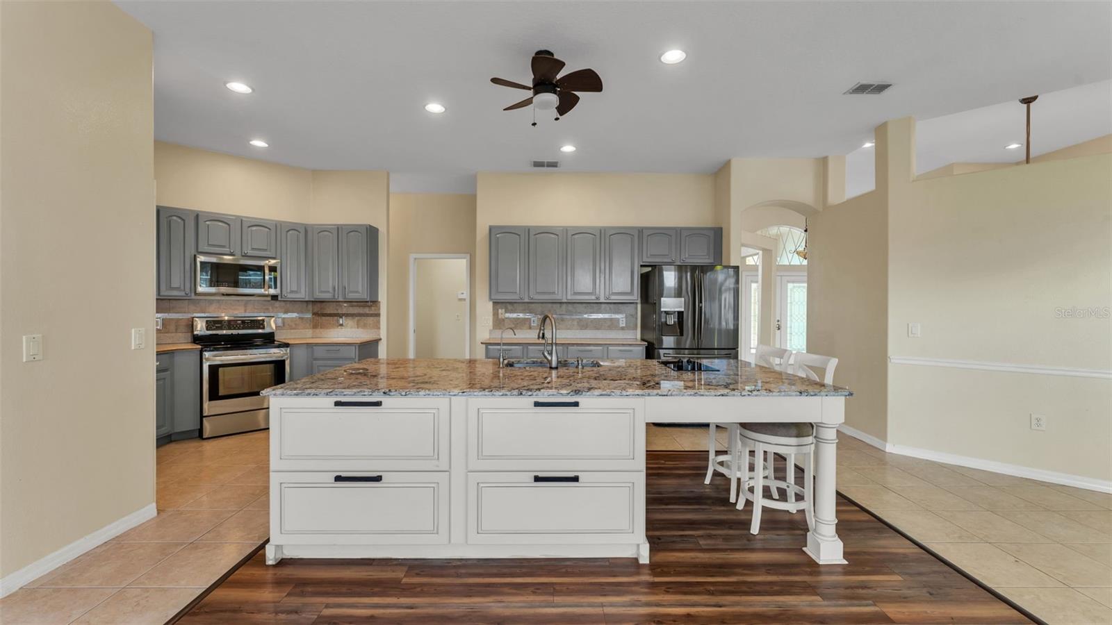 Image 8 of 61 For 2664 Country Club Road N