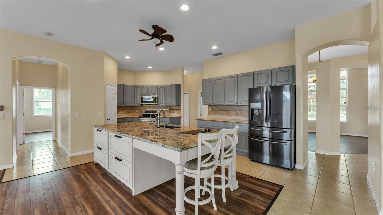 Image 9 of 61 For 2664 Country Club Road N