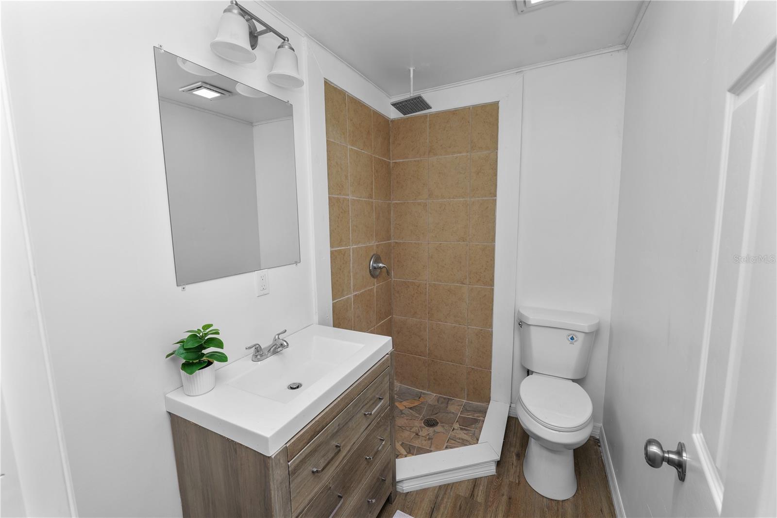 Image 19 of 31 For 813 Nokomis Avenue