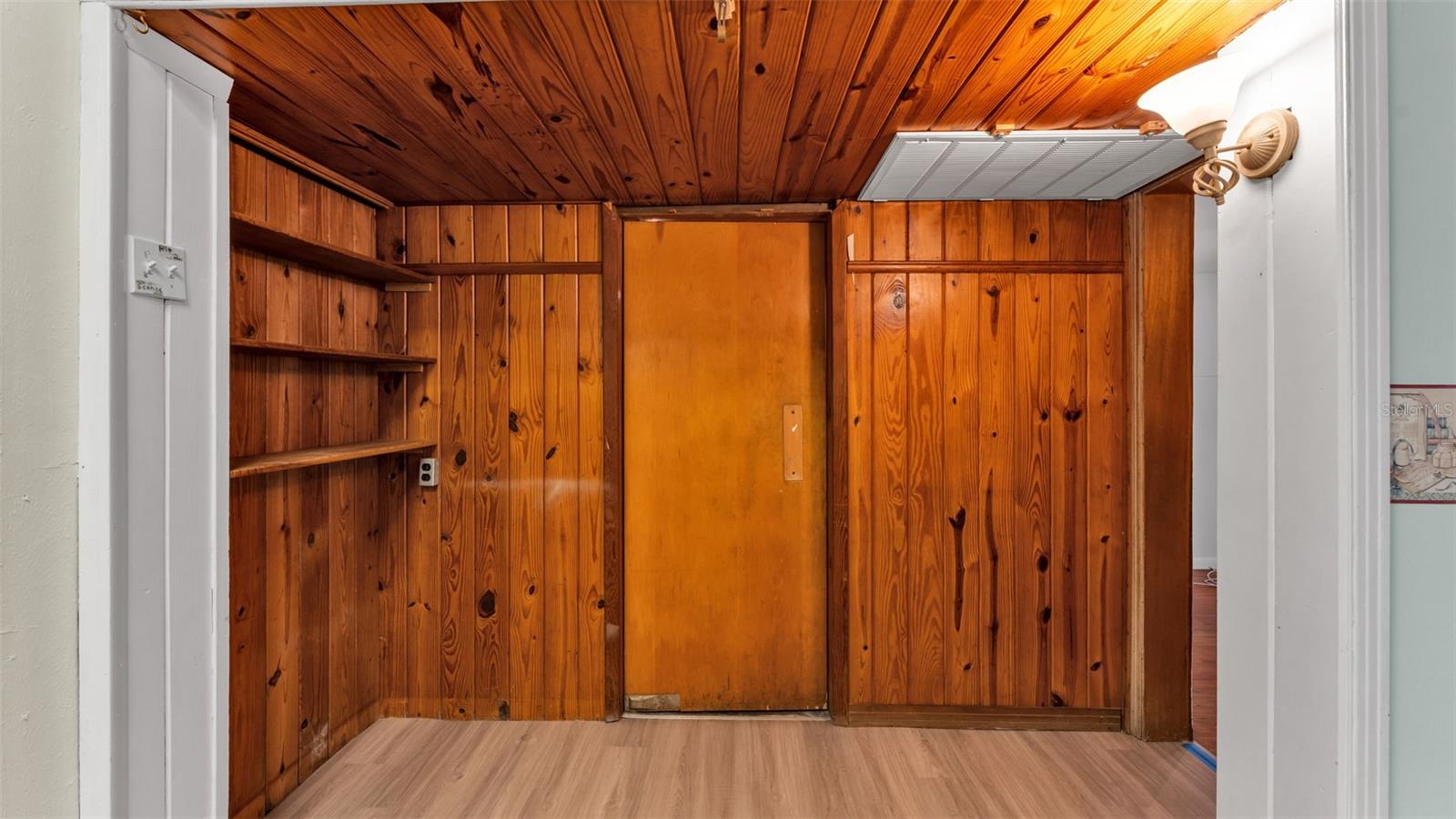 Image 13 of 38 For 635 Valencia Court