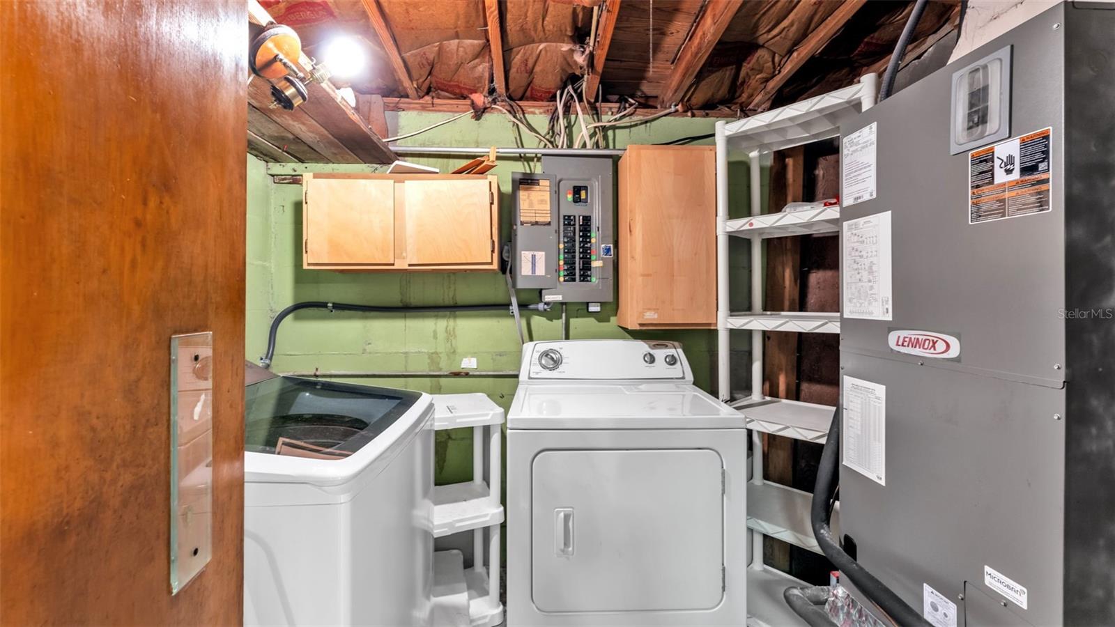 Image 14 of 38 For 635 Valencia Court