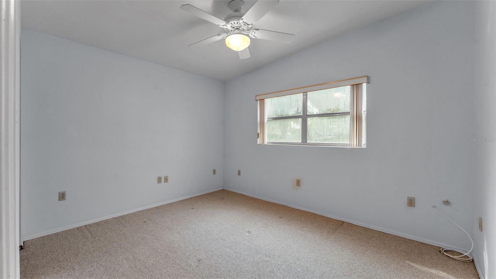 Image 21 of 38 For 635 Valencia Court