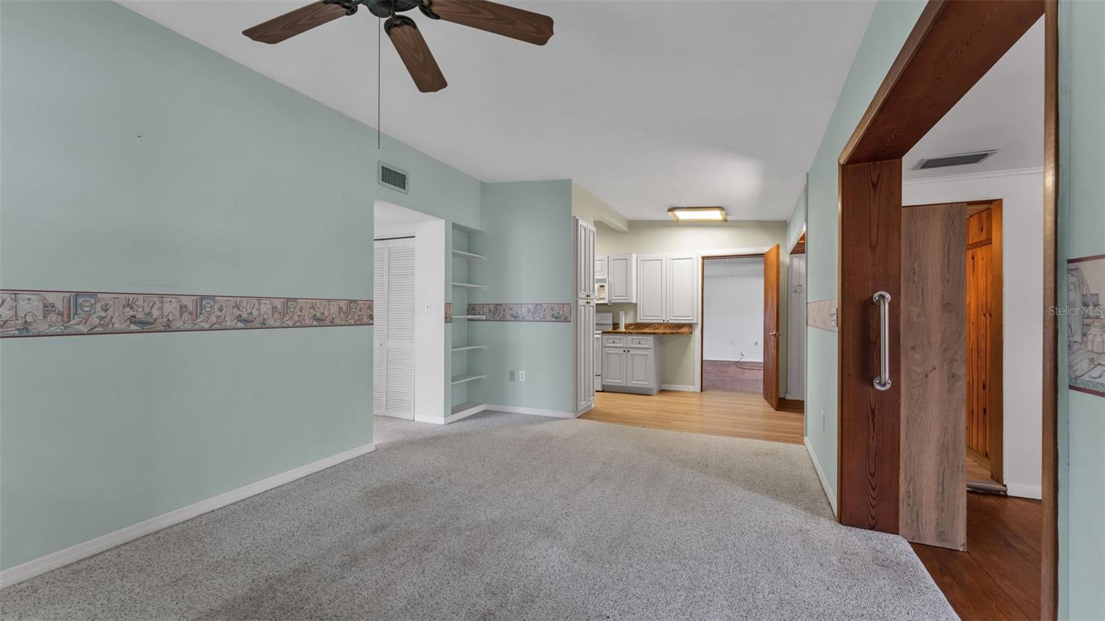 Image 7 of 38 For 635 Valencia Court