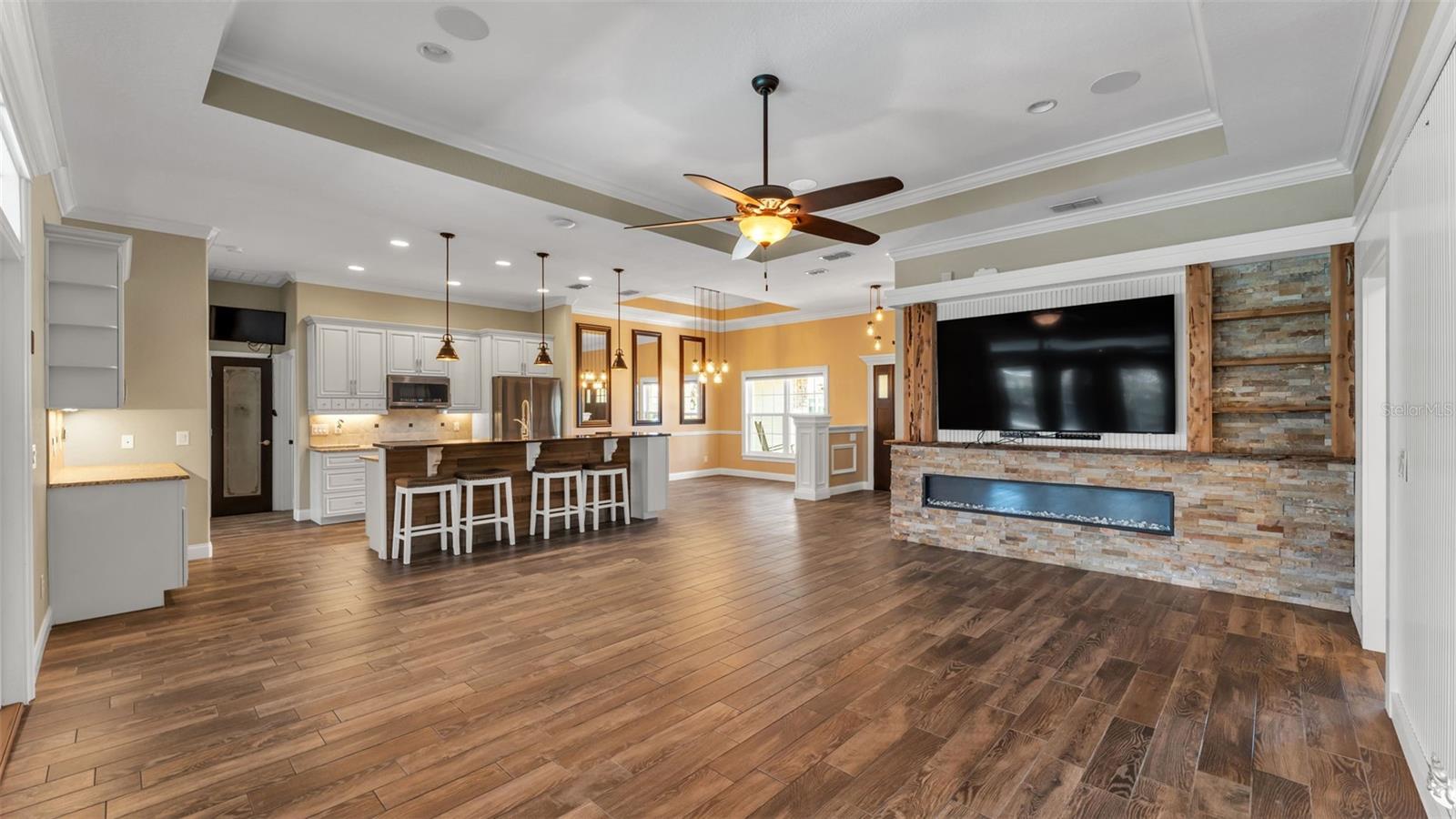 Image 15 of 52 For 187 Bentley Oaks Boulevard