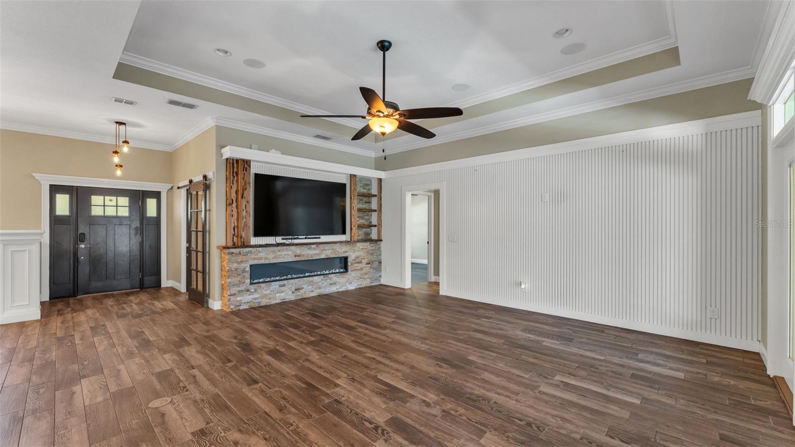 Image 16 of 52 For 187 Bentley Oaks Boulevard