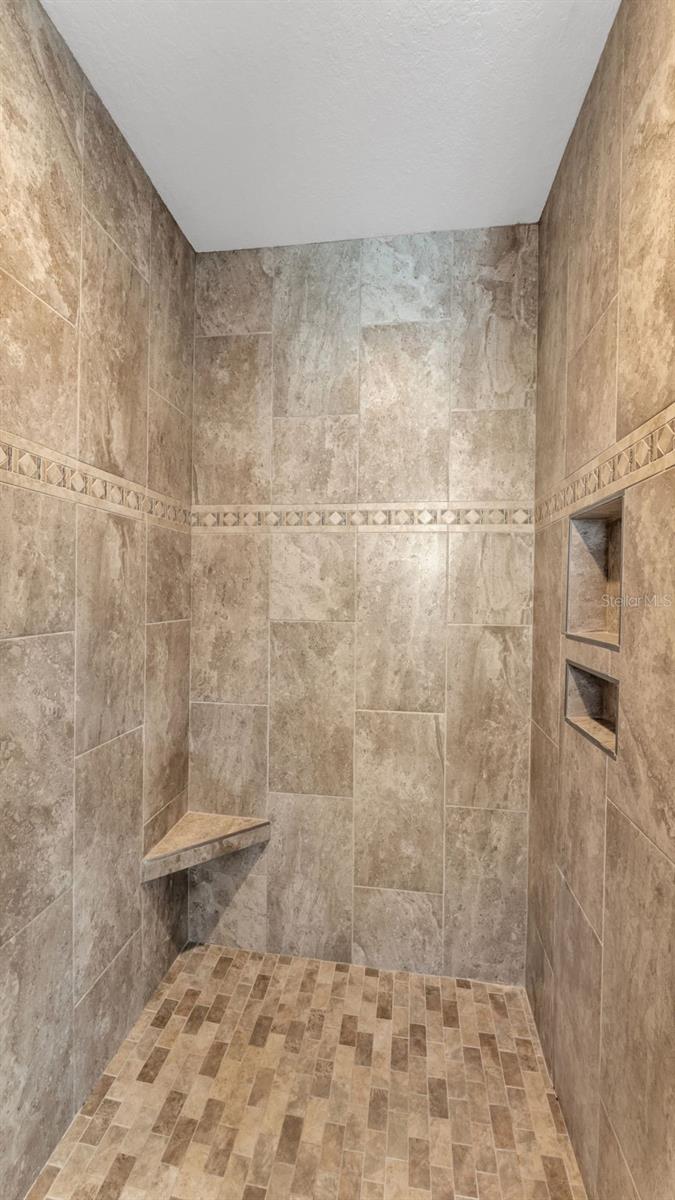 Image 22 of 52 For 187 Bentley Oaks Boulevard